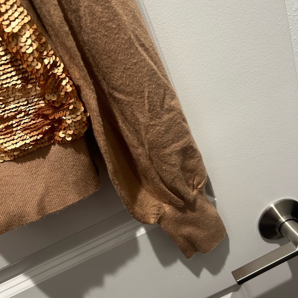NEW Swetear Goldish/Brown with Sequins on front Size Small Express - Picture 10 of 10